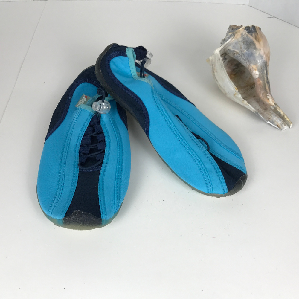 🌴 Frisky Water Shoe Sz 7/38